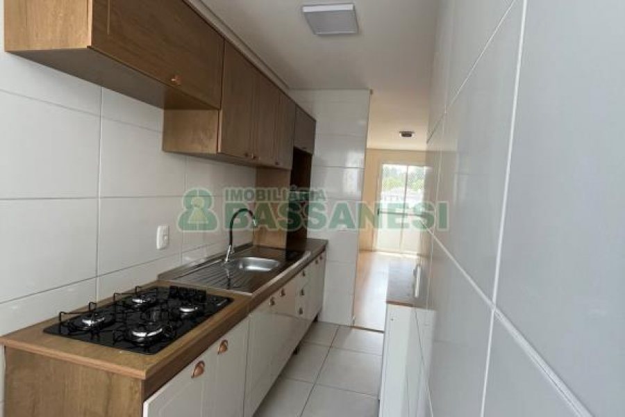 Apartamento com 48m², 2 dormitórios, 1 vaga, no bairro Interlagos em Caxias do Sul para Alugar