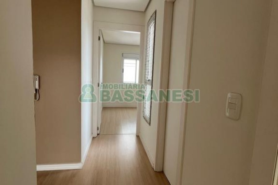 Apartamento com 48m², 2 dormitórios, 1 vaga, no bairro Interlagos em Caxias do Sul para Alugar