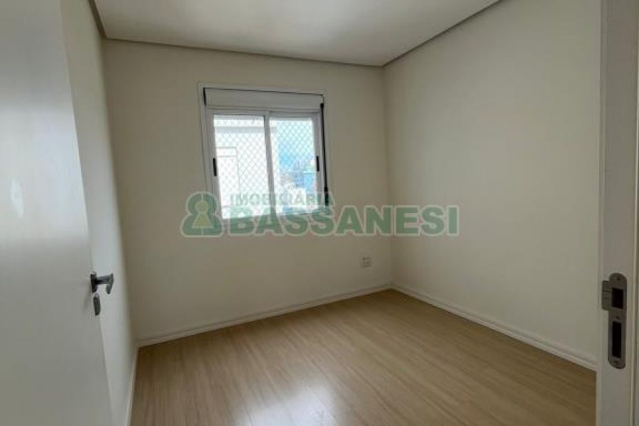 Apartamento com 48m², 2 dormitórios, 1 vaga, no bairro Interlagos em Caxias do Sul para Alugar
