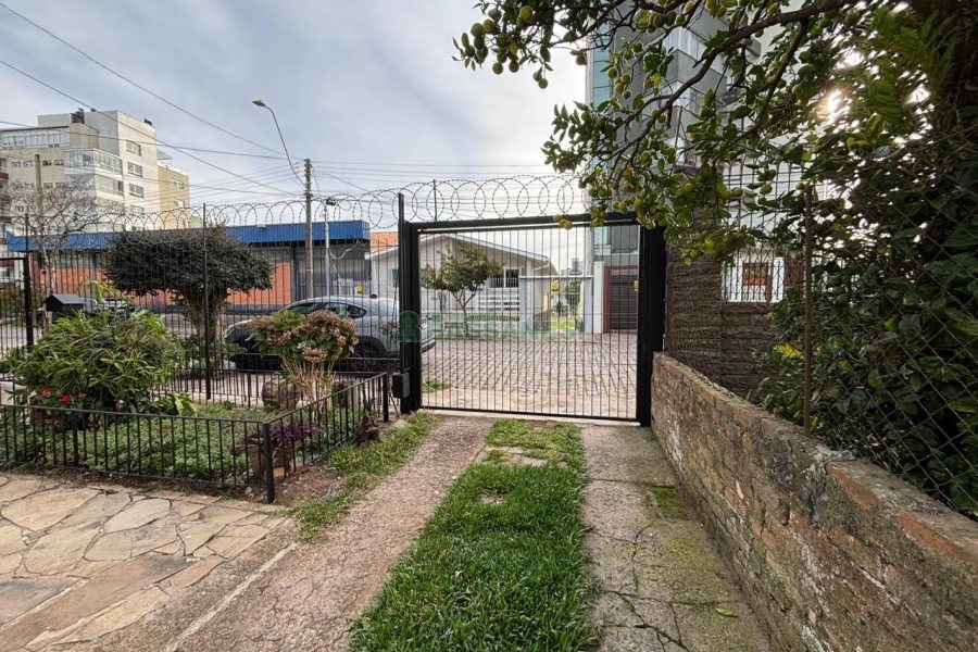 Casa com 74m², 3 dormitórios, 1 vaga, no bairro Madureira em Caxias do Sul para Alugar