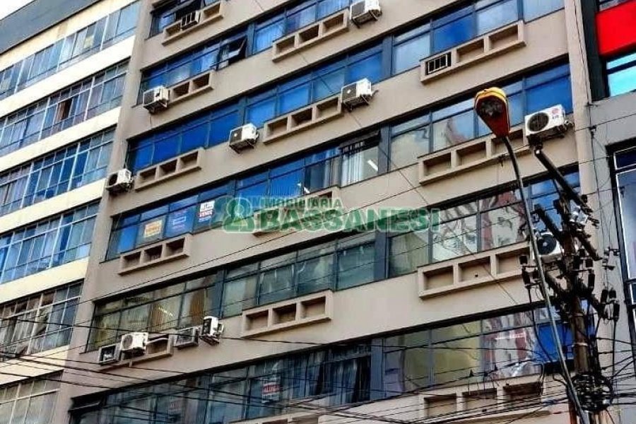 Sala com 65m², no bairro Centro em Caxias do Sul para Alugar