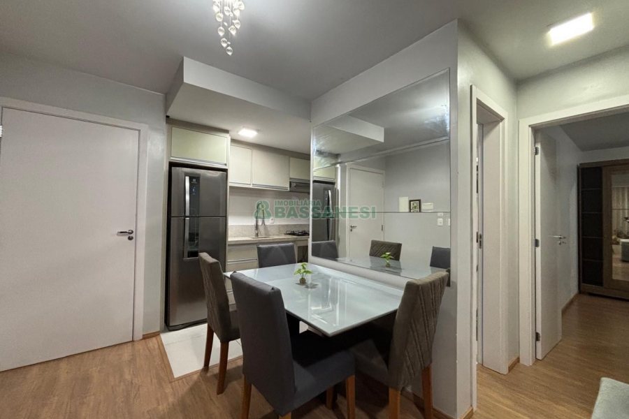 Apartamento com 58m², 2 dormitórios, 1 vaga, no bairro Vinhedos em Caxias do Sul para Alugar