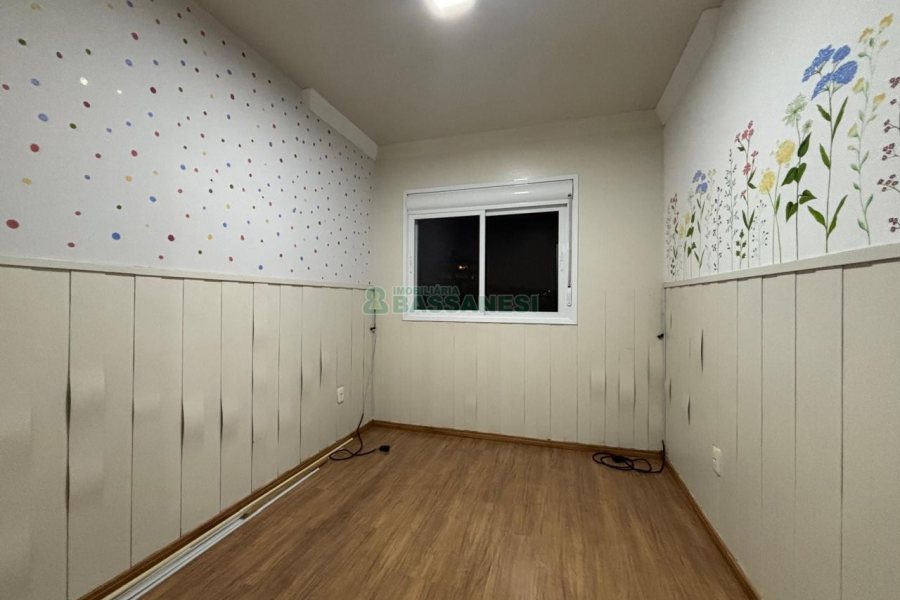 Apartamento com 58m², 2 dormitórios, 1 vaga, no bairro Vinhedos em Caxias do Sul para Alugar