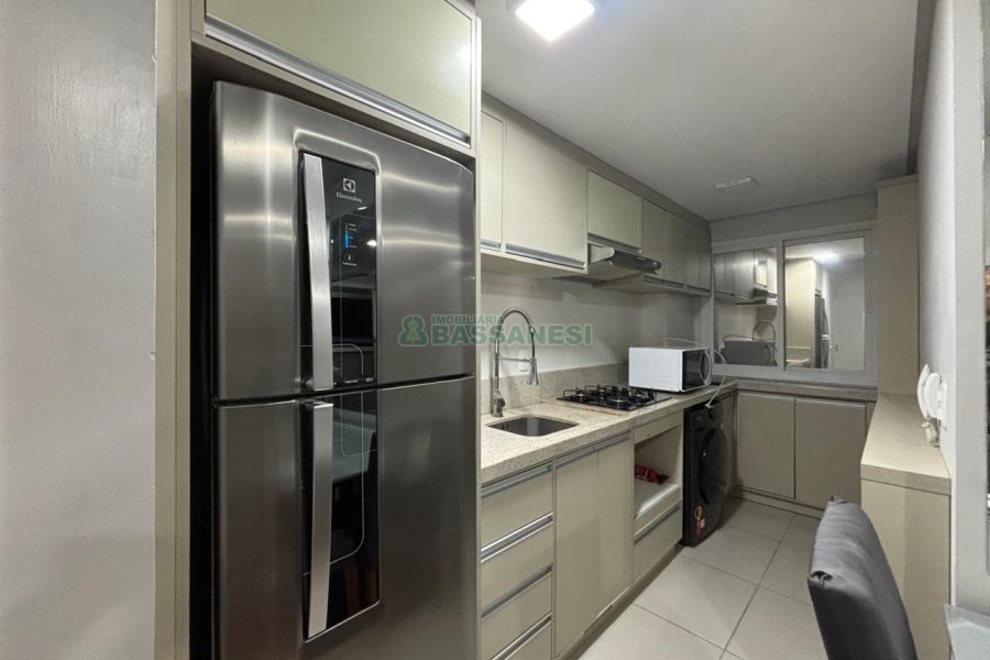 Apartamento com 58m², 2 dormitórios, 1 vaga, no bairro Vinhedos em Caxias do Sul para Alugar