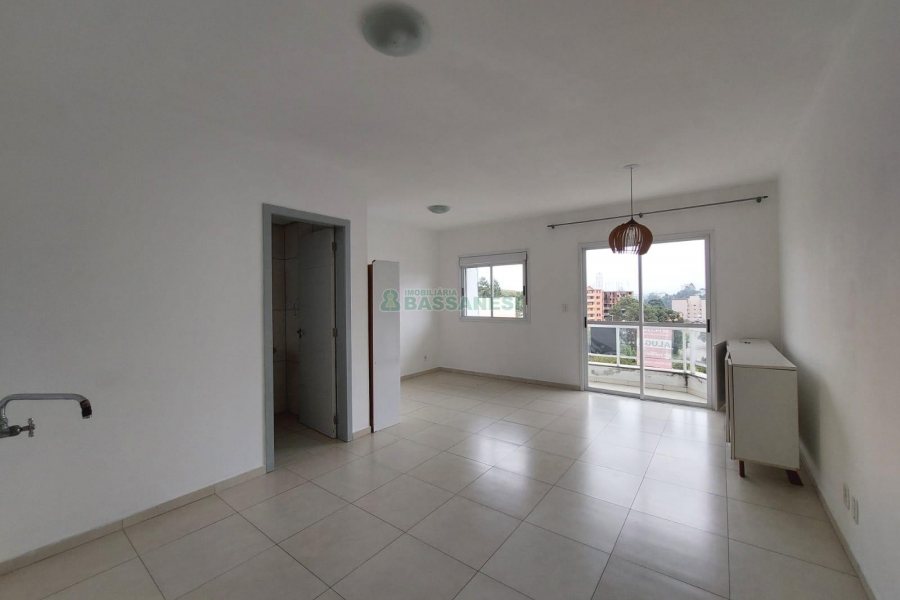 Kitinete com 34m², 1 dormitório, no bairro Rio Branco em Caxias do Sul para Alugar