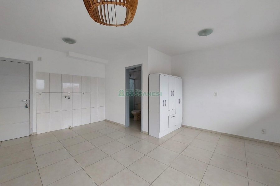 Kitinete com 34m², 1 dormitório, no bairro Rio Branco em Caxias do Sul para Alugar