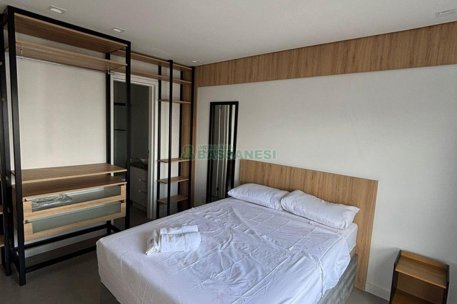 Apto Mobiliado com 42m², 1 dormitório, 1 vaga, no bairro Lourdes em Caxias do Sul para Alugar