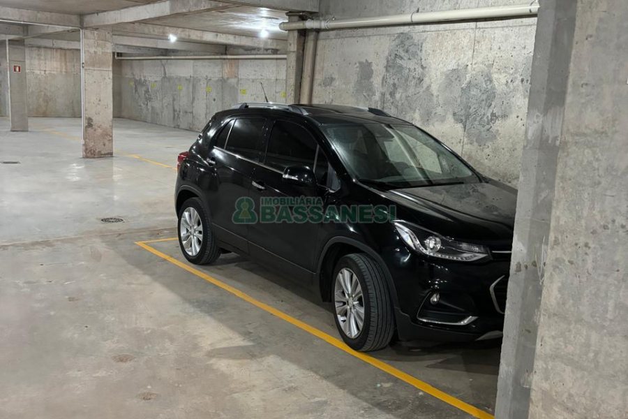 Apto Mobiliado com 42m², 1 dormitório, 1 vaga, no bairro Lourdes em Caxias do Sul para Alugar