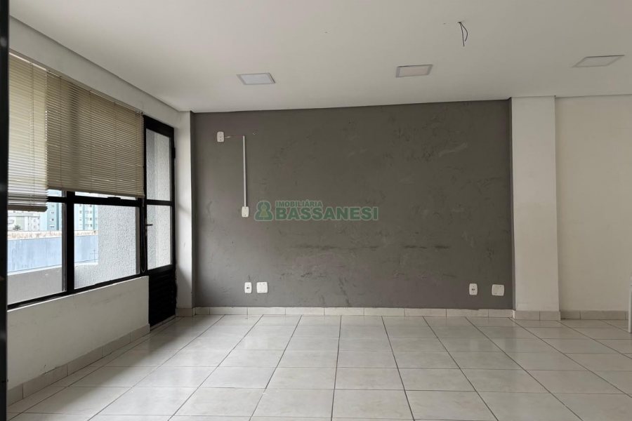 Sala com 85m², no bairro Centro em Caxias do Sul para Alugar