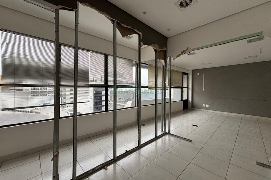 Sala com 85m², no bairro Centro em Caxias do Sul para Alugar