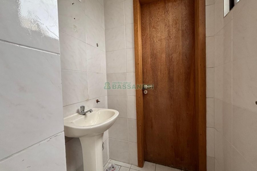 Sala com 85m², no bairro Centro em Caxias do Sul para Alugar