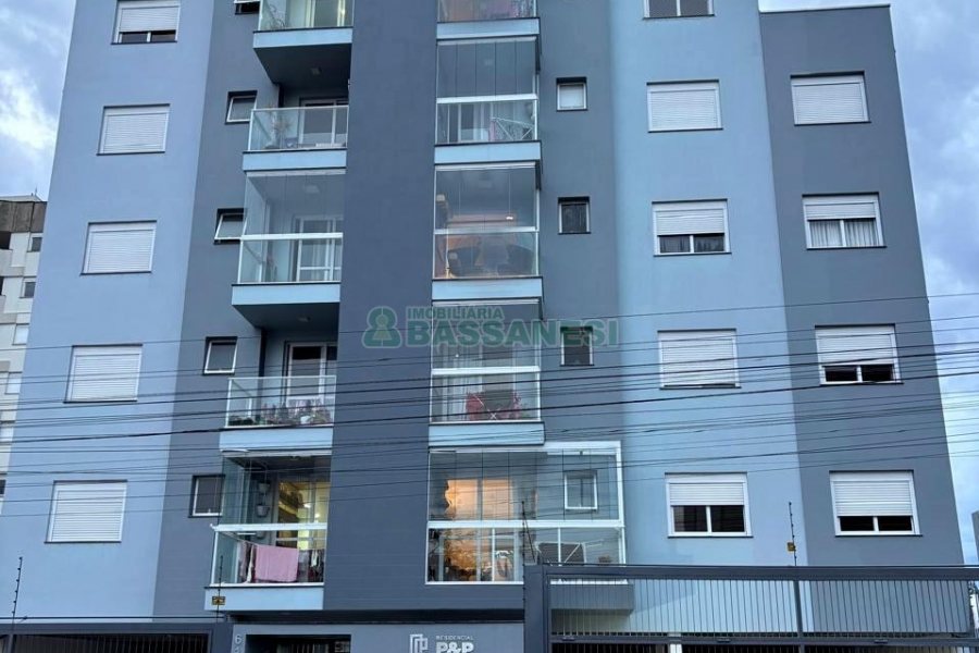 Apartamento com 62m², 2 dormitórios, 2 vagas, no bairro Vale Verde em Caxias do Sul para Alugar