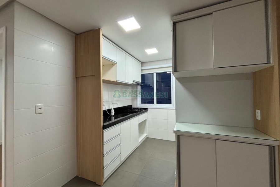 Apartamento com 62m², 2 dormitórios, 2 vagas, no bairro Vale Verde em Caxias do Sul para Alugar