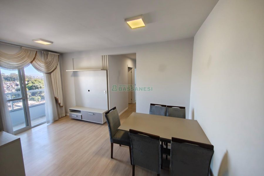 Apartamento com 63m², 2 dormitórios, 2 vagas, no bairro São Pelegrino em Caxias do Sul para Comprar