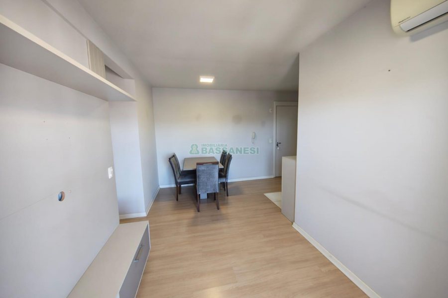 Apartamento com 63m², 2 dormitórios, 2 vagas, no bairro São Pelegrino em Caxias do Sul para Comprar