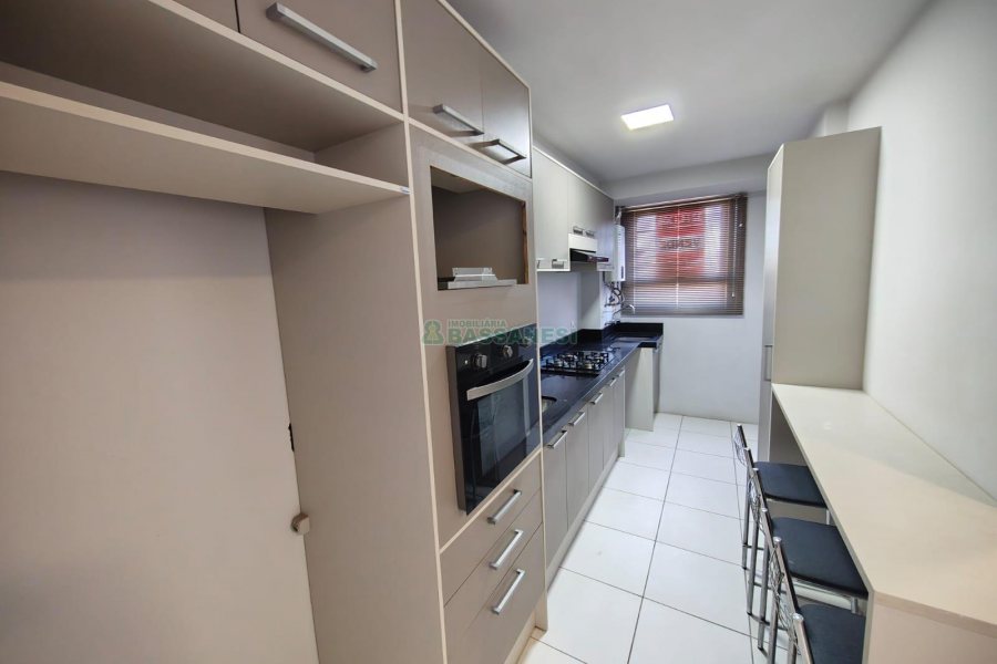Apartamento com 63m², 2 dormitórios, 2 vagas, no bairro São Pelegrino em Caxias do Sul para Comprar