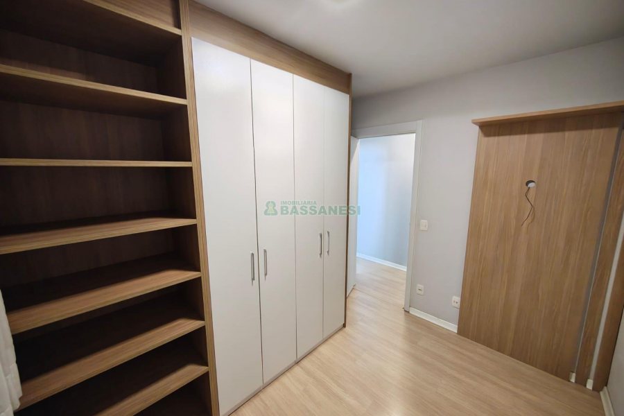 Apartamento com 63m², 2 dormitórios, 2 vagas, no bairro São Pelegrino em Caxias do Sul para Comprar