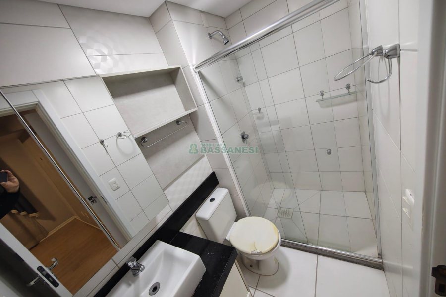 Apartamento com 63m², 2 dormitórios, 2 vagas, no bairro São Pelegrino em Caxias do Sul para Comprar