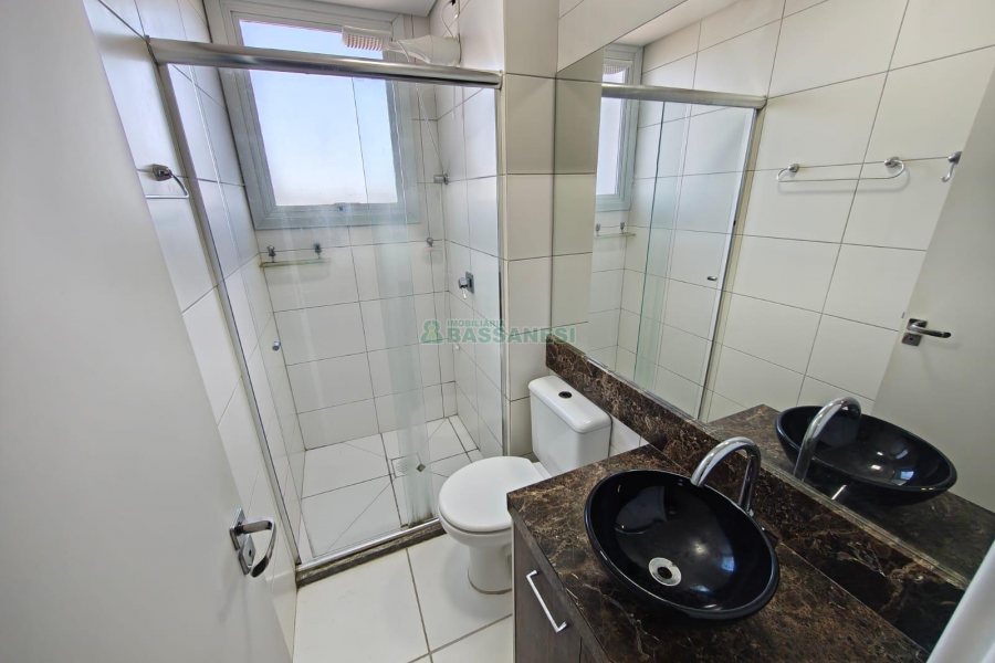 Apartamento com 63m², 2 dormitórios, 2 vagas, no bairro São Pelegrino em Caxias do Sul para Comprar