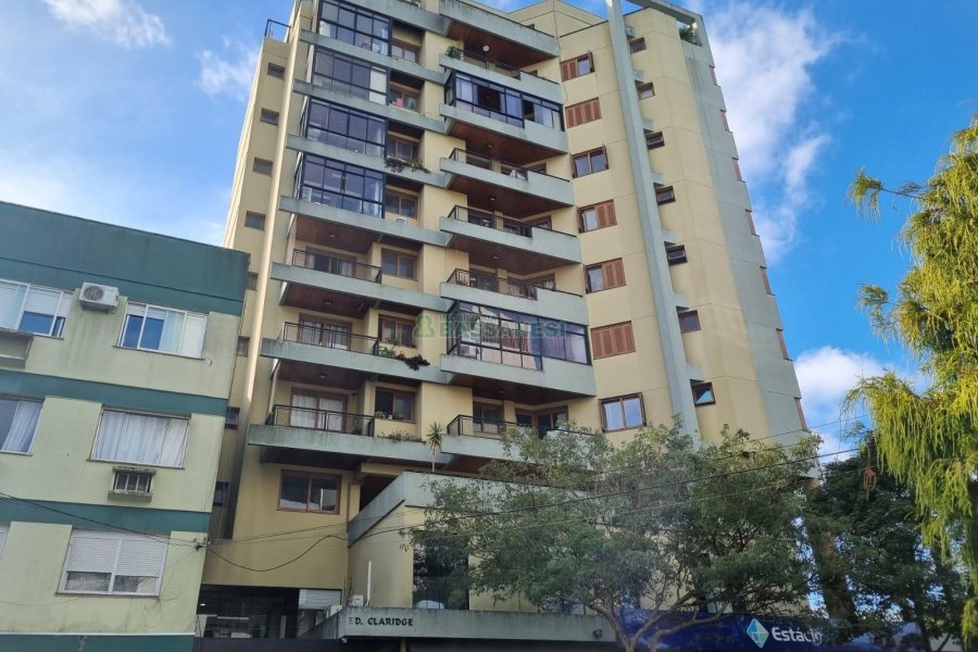 Apartamento com 108m², 3 dormitórios, 2 vagas, no bairro São Pelegrino em Caxias do Sul para Alugar