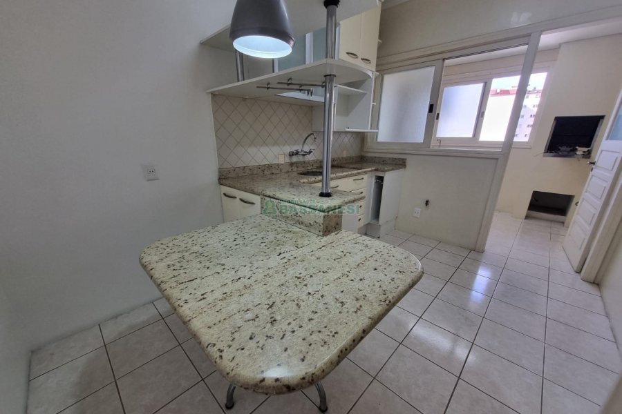 Apartamento com 108m², 3 dormitórios, 2 vagas, no bairro São Pelegrino em Caxias do Sul para Alugar