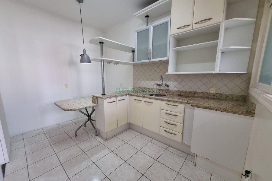 Apartamento com 108m², 3 dormitórios, 2 vagas, no bairro São Pelegrino em Caxias do Sul para Alugar