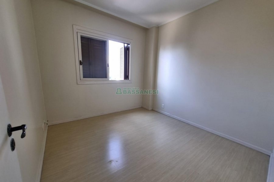 Apartamento com 108m², 3 dormitórios, 2 vagas, no bairro São Pelegrino em Caxias do Sul para Alugar