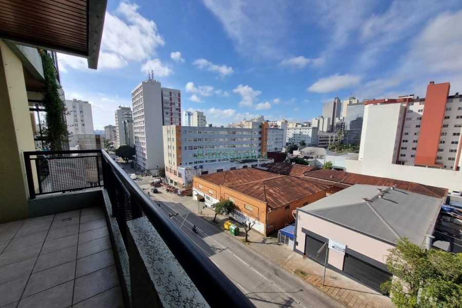 Apartamento com 108m², 3 dormitórios, 2 vagas, no bairro São Pelegrino em Caxias do Sul para Alugar
