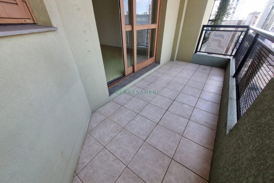 Apartamento com 108m², 3 dormitórios, 2 vagas, no bairro São Pelegrino em Caxias do Sul para Alugar