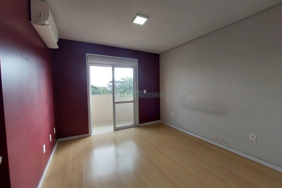 Apartamento com 56m², 2 dormitórios, 1 vaga, no bairro Pioneiro em Caxias do Sul para Alugar