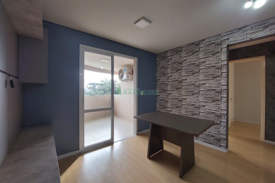 Apartamento com 56m², 2 dormitórios, 1 vaga, no bairro Pioneiro em Caxias do Sul para Alugar