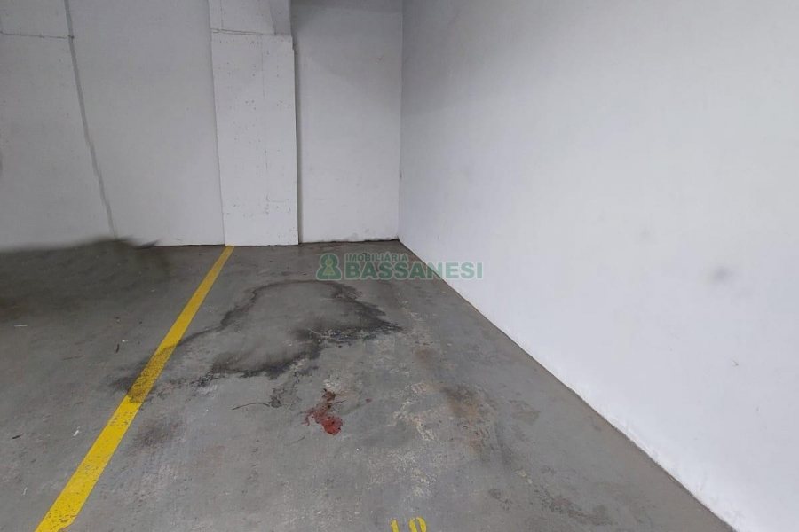 Apartamento com 56m², 2 dormitórios, 1 vaga, no bairro Pioneiro em Caxias do Sul para Alugar