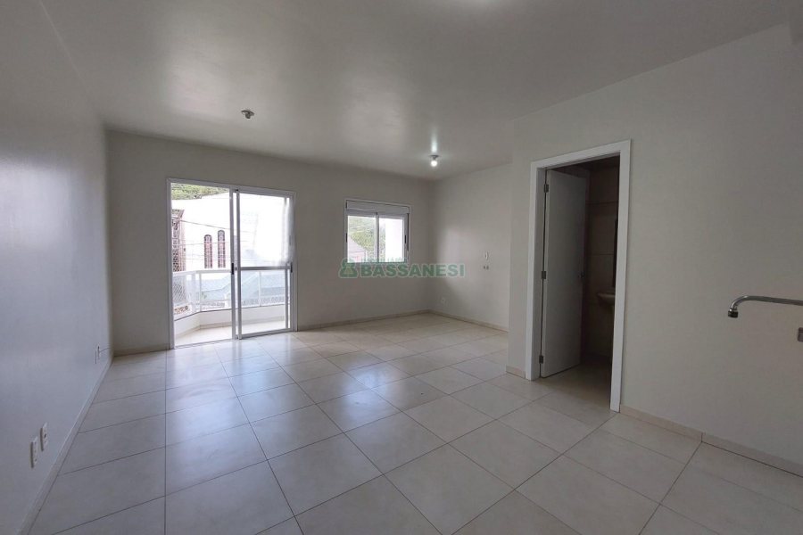 Kitinete com 34m², no bairro Rio Branco em Caxias do Sul para Alugar