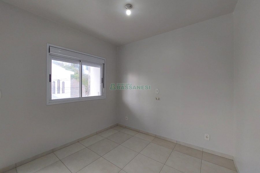 Kitinete com 34m², no bairro Rio Branco em Caxias do Sul para Alugar