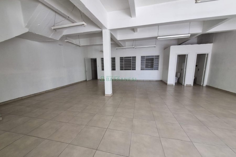 Loja com 120m², no bairro Exposição em Caxias do Sul para Alugar