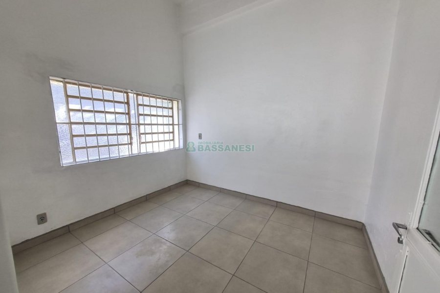 Loja com 120m², no bairro Exposição em Caxias do Sul para Alugar