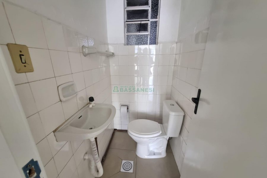 Loja com 120m², no bairro Exposição em Caxias do Sul para Alugar