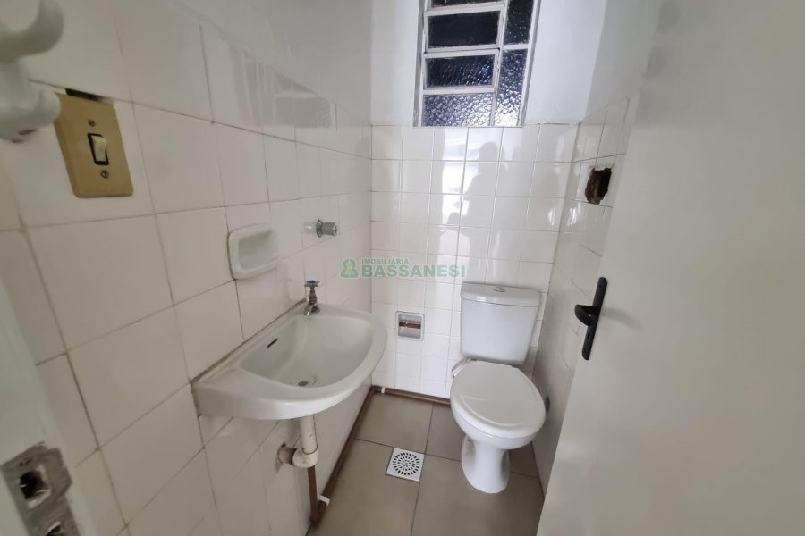 Loja com 120m², no bairro Exposição em Caxias do Sul para Alugar