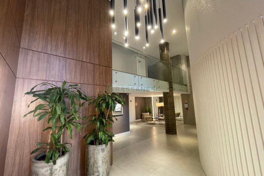 Apartamento com 83m², 2 dormitórios, 2 vagas, no bairro Vinhedos em Caxias do Sul para Comprar