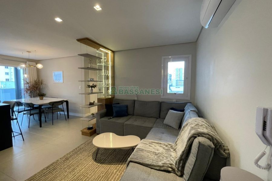 Apartamento com 83m², 2 dormitórios, 2 vagas, no bairro Vinhedos em Caxias do Sul para Comprar