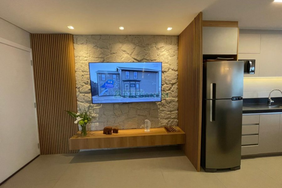 Apartamento com 83m², 2 dormitórios, 2 vagas, no bairro Vinhedos em Caxias do Sul para Comprar