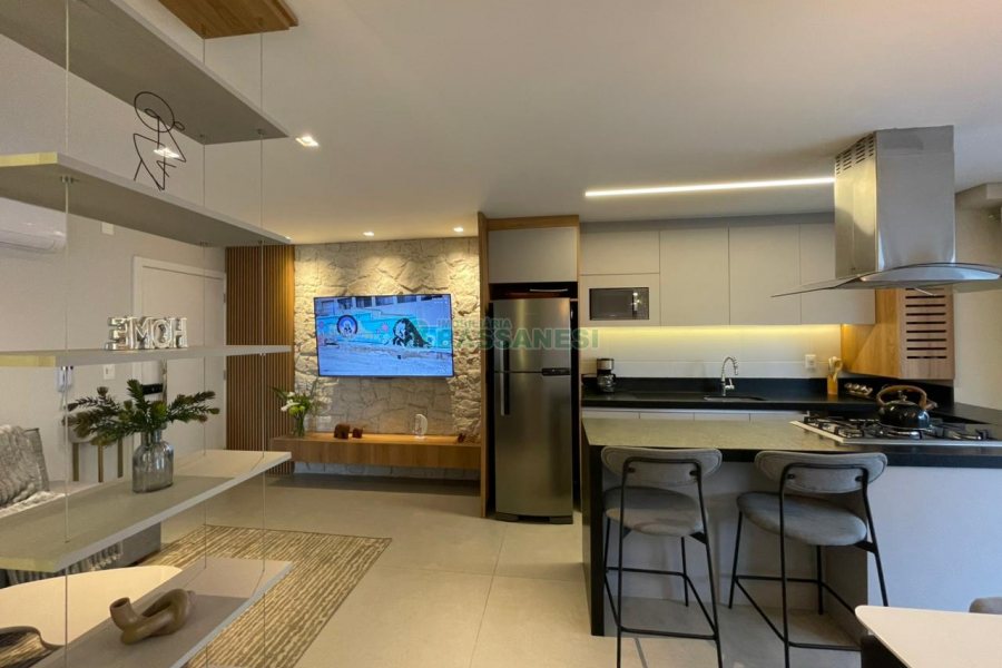 Apartamento com 83m², 2 dormitórios, 2 vagas, no bairro Vinhedos em Caxias do Sul para Comprar