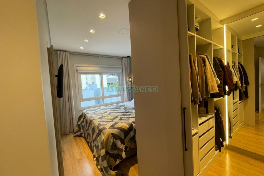 Apartamento com 83m², 2 dormitórios, 2 vagas, no bairro Vinhedos em Caxias do Sul para Comprar