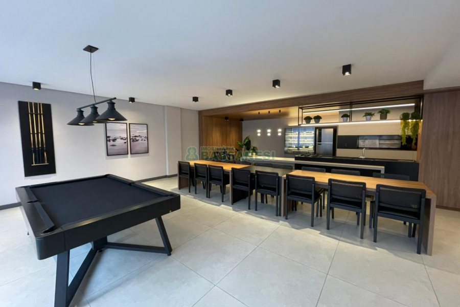 Apartamento com 83m², 2 dormitórios, 2 vagas, no bairro Vinhedos em Caxias do Sul para Comprar