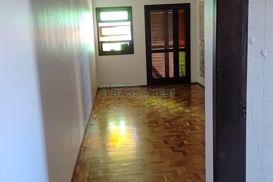 Apartamento com 84m², 2 dormitórios, 1 vaga, no bairro De Lazzer em Caxias do Sul para Comprar