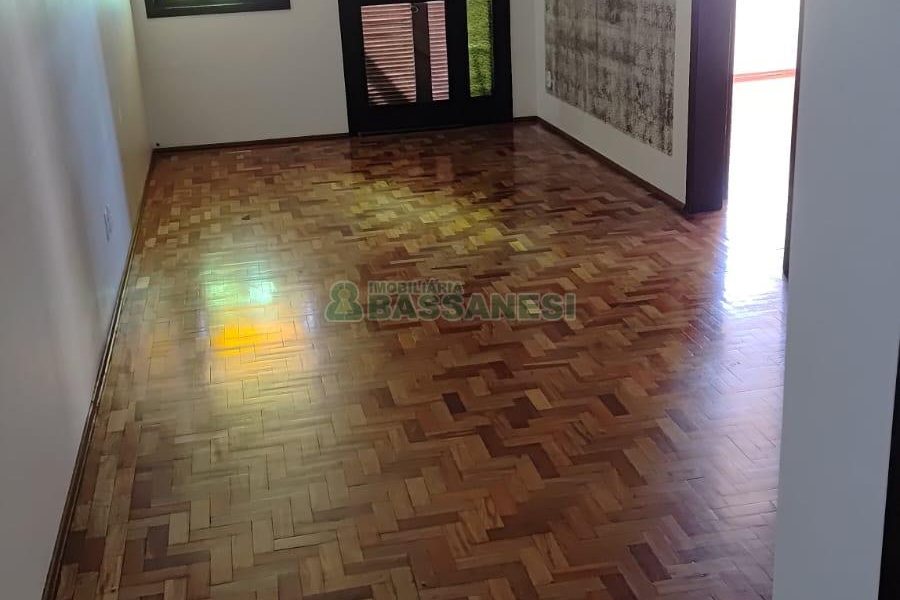 Apartamento com 84m², 2 dormitórios, 1 vaga, no bairro De Lazzer em Caxias do Sul para Comprar