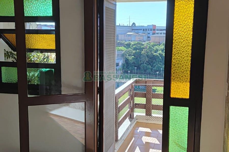 Apartamento com 84m², 2 dormitórios, 1 vaga, no bairro De Lazzer em Caxias do Sul para Comprar