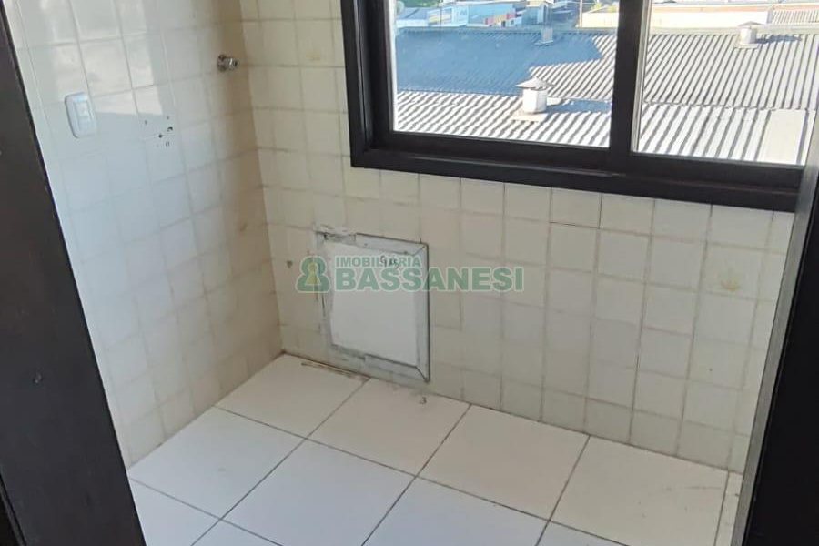 Apartamento com 84m², 2 dormitórios, 1 vaga, no bairro De Lazzer em Caxias do Sul para Comprar