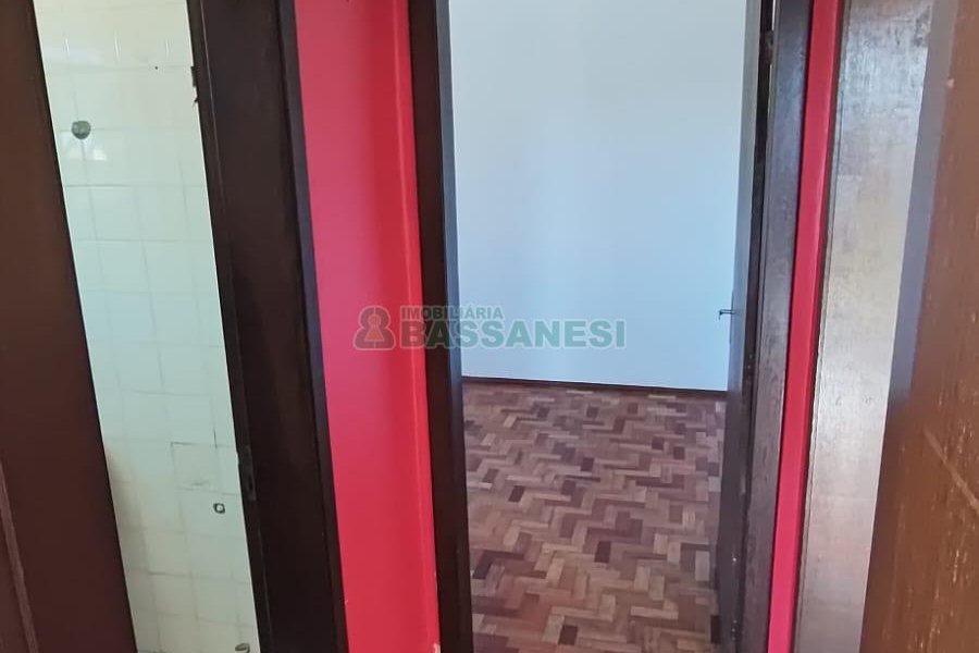 Apartamento com 84m², 2 dormitórios, 1 vaga, no bairro De Lazzer em Caxias do Sul para Comprar