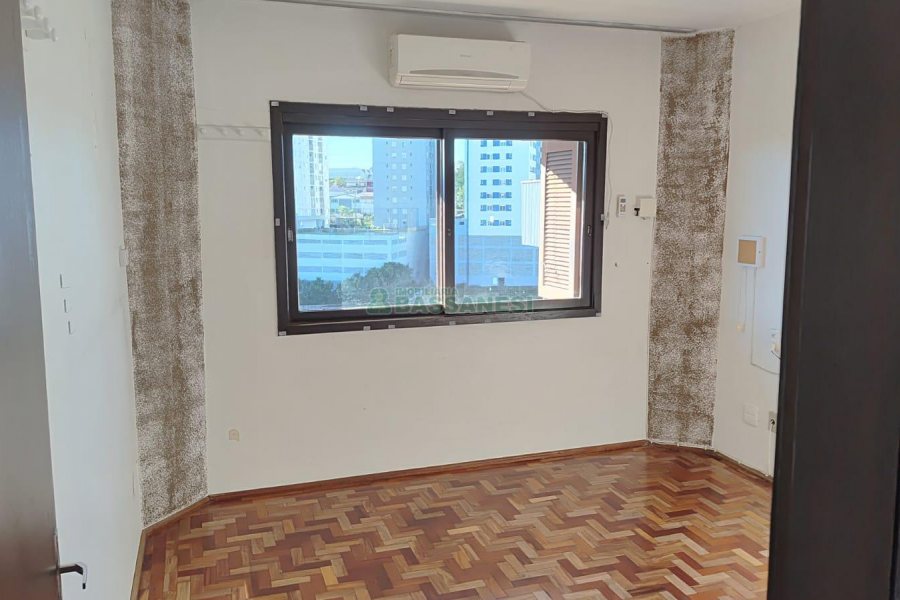 Apartamento com 84m², 2 dormitórios, 1 vaga, no bairro De Lazzer em Caxias do Sul para Comprar